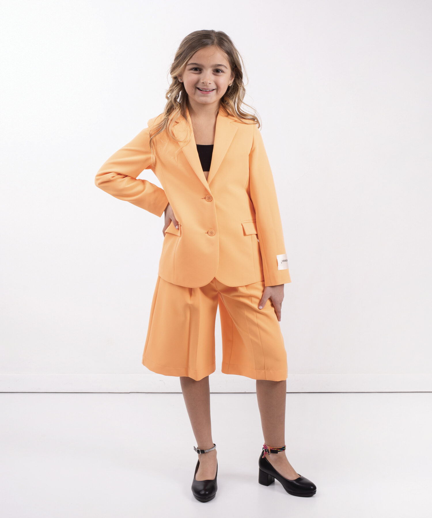 Alternative view of Short Pesca - Hinnominate