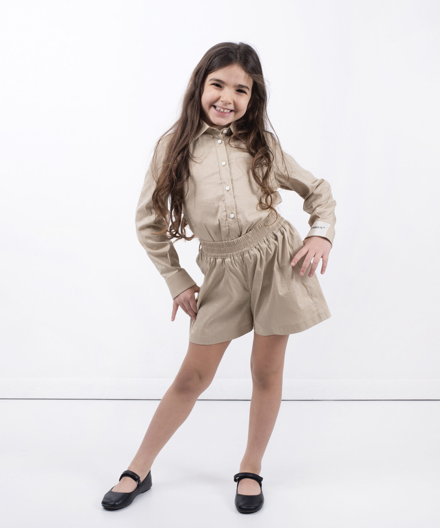 Alternative view of Short Beige Sand - Hinnominate