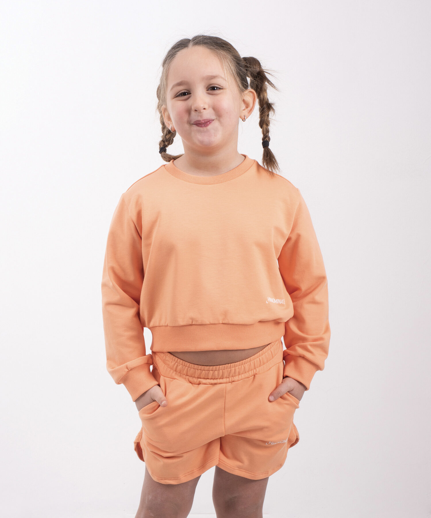 Alternative view of Short Pesca - Hinnominate